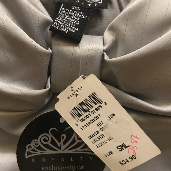 Windsor - Picture 3 of 3